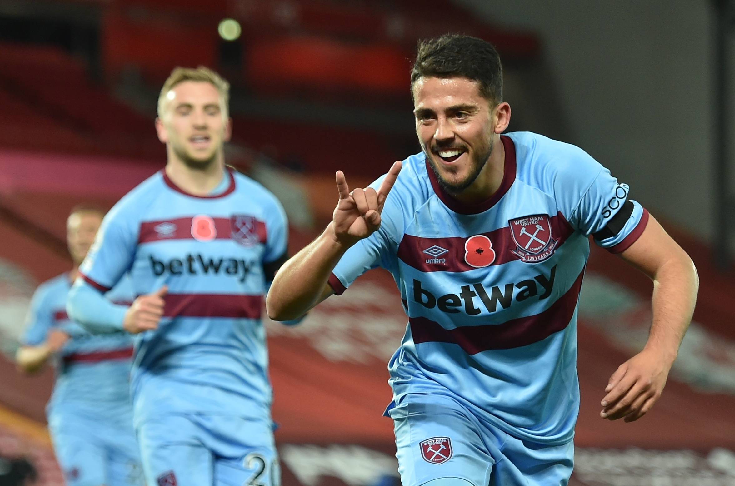 几乎相同的 几乎相同的